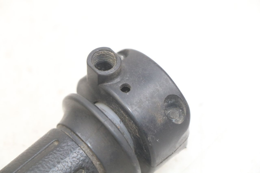 photo de PUñO DEL ACELERADOR HONDA FES PANTHEON 2T 125 (1998 - 2002) - Zoom estado de uso