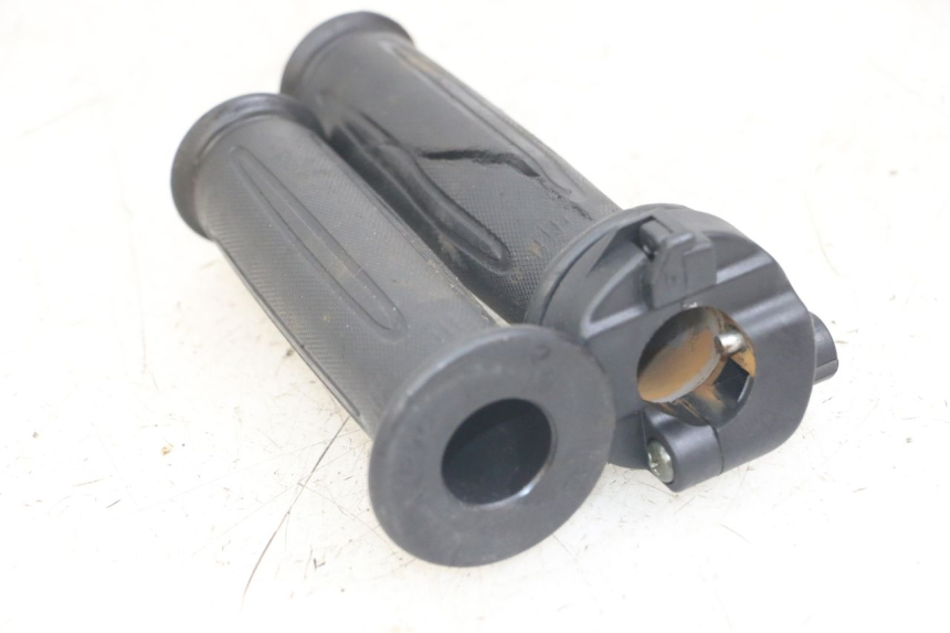 photo de MANGO DEL ACELERADOR SYM FIDDLE 3 III 125 (2014 - 2020) - Zoom estado de uso