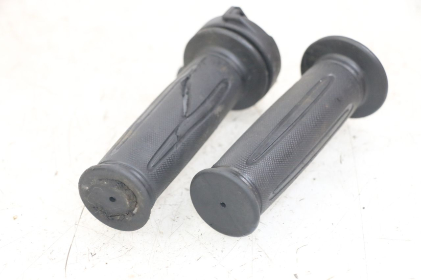 photo de MANGO DEL ACELERADOR SYM FIDDLE 3 III 125 (2014 - 2020) - Otra perspectiva