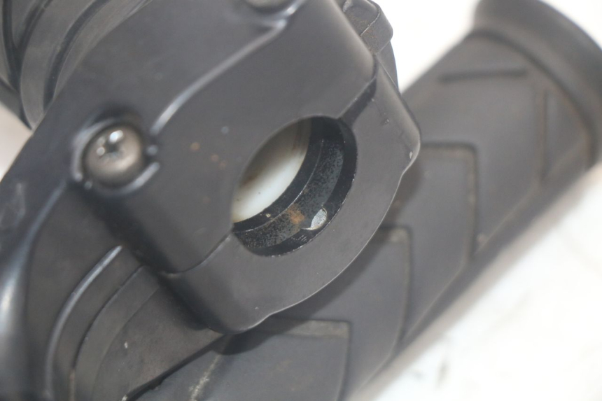 photo de MANGO DEL ACELERADOR YAMAHA FJ 3CX 1200 (1986 - 1996) - Primer plano técnico