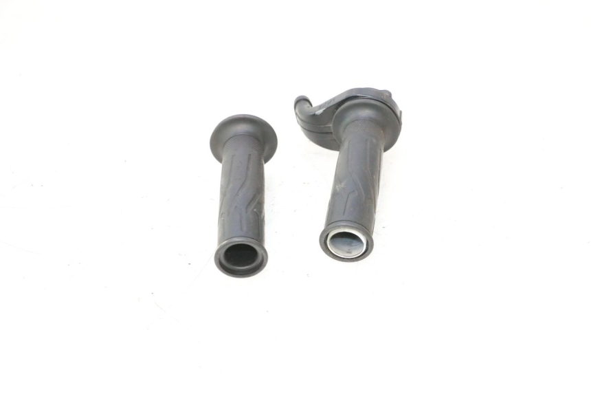 photo de ACELERADOR YAMAHA FJR 1300 (2001 - 2005) - Primer plano técnico
