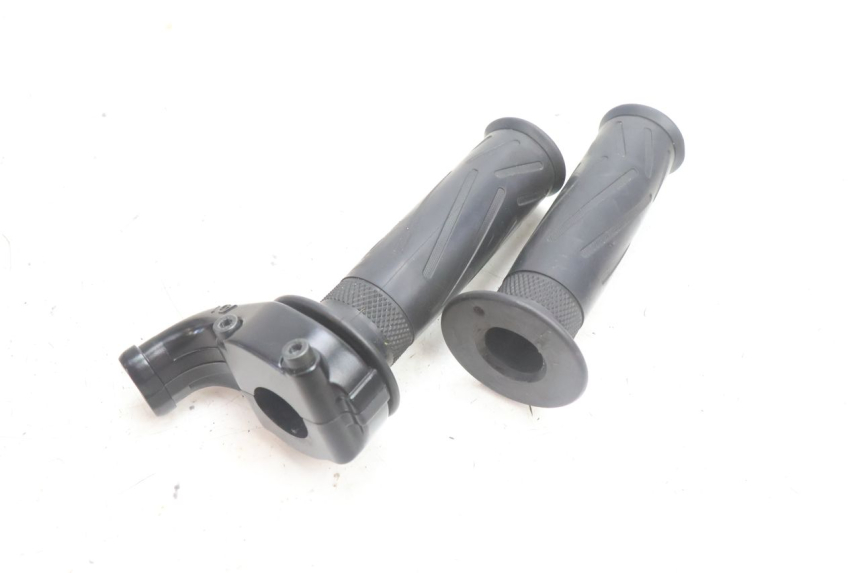 photo de ACELERADOR YAMAHA FZ8 800 (2010 - 2016) - Detalle de la pieza