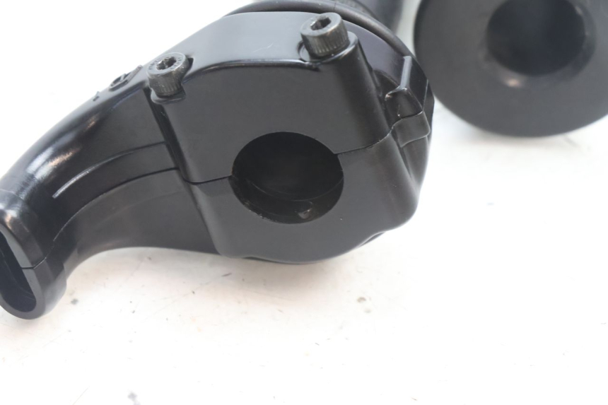 photo de ACELERADOR YAMAHA FZ8 800 (2010 - 2016) - Zoom estado de uso