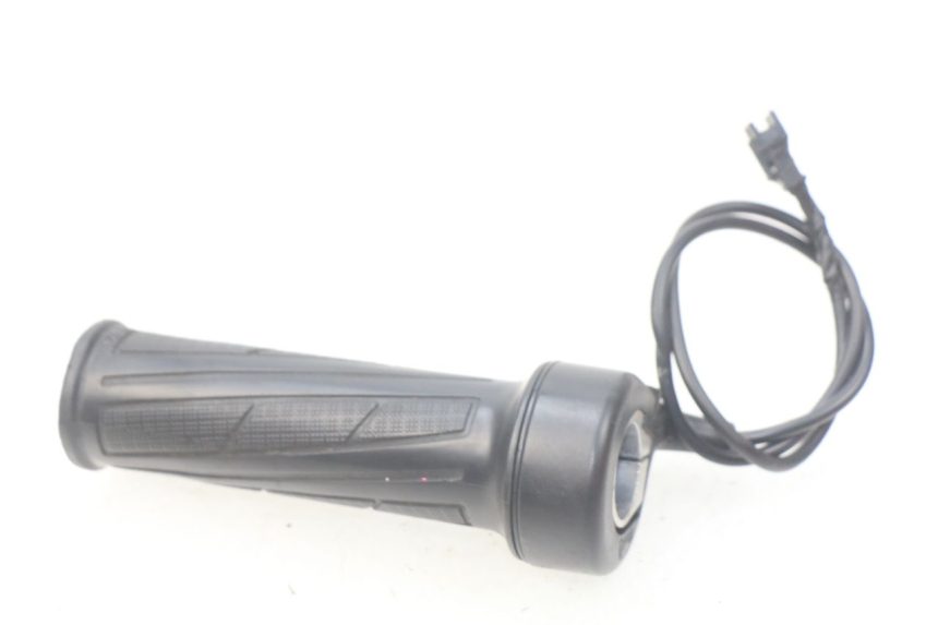 photo de PUñO DEL ACELERADOR EUROCKA GREEN 1 - Vista principal