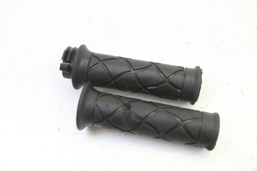 photo de ACELERADOR YAMAHA JOG R 50 (2004 - 2014) - Detalle de la pieza