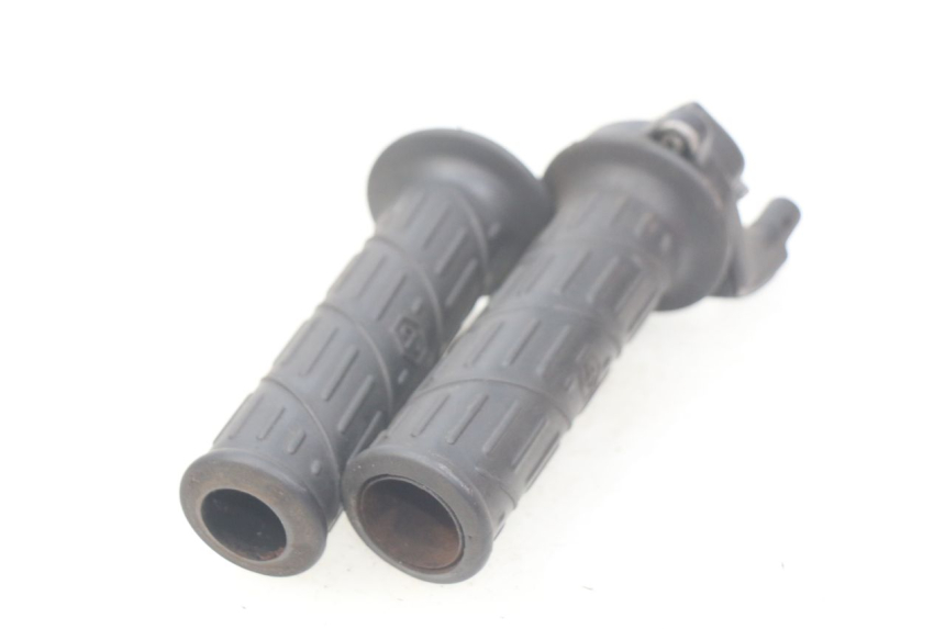 photo de PUñO DEL ACELERADOR PIAGGIO LIBERTY 4T 50 (2004 - 2008) - Otra perspectiva