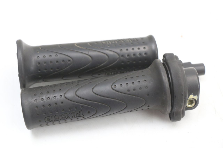 photo de ACELERADOR PIAGGIO LIBERTY 4T 50 (2018 - 2021) - Otra perspectiva