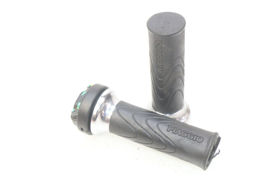 photo de PUñO DEL ACELERADOR PIAGGIO LIBERTY IGET 4T 50 (2015 - 2020) - Vista principal