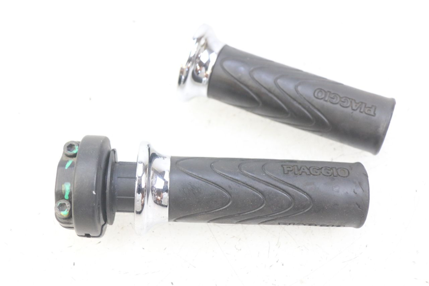 photo de PUñO DEL ACELERADOR PIAGGIO LIBERTY IGET 4T 50 (2015 - 2020) - Vista principal