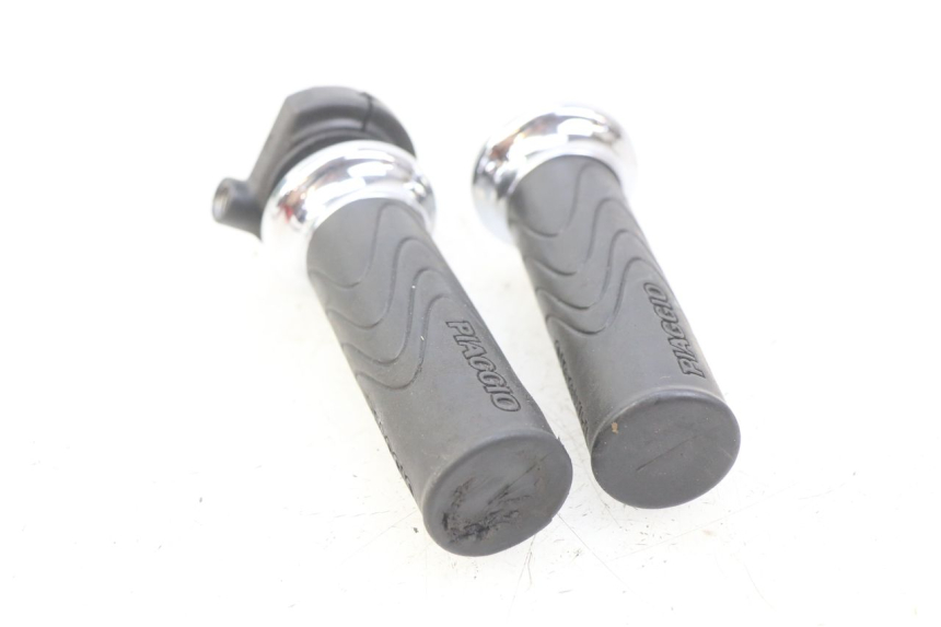 photo de PUñO DEL ACELERADOR PIAGGIO LIBERTY IGET 4T 50 (2015 - 2020) - Zoom estado de uso