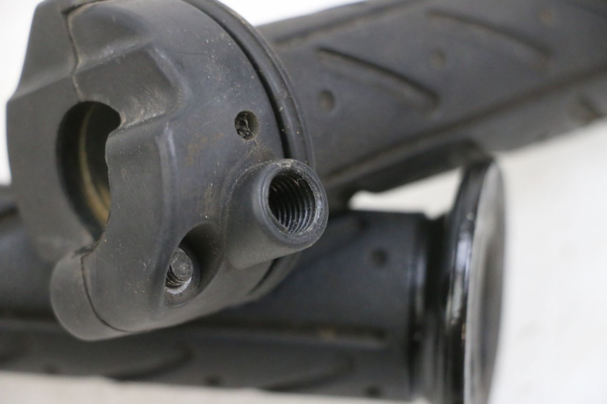 photo de MANGO DEL ACELERADOR KYMCO LIKE 125 (2009 - 2016) - Zoom estado de uso