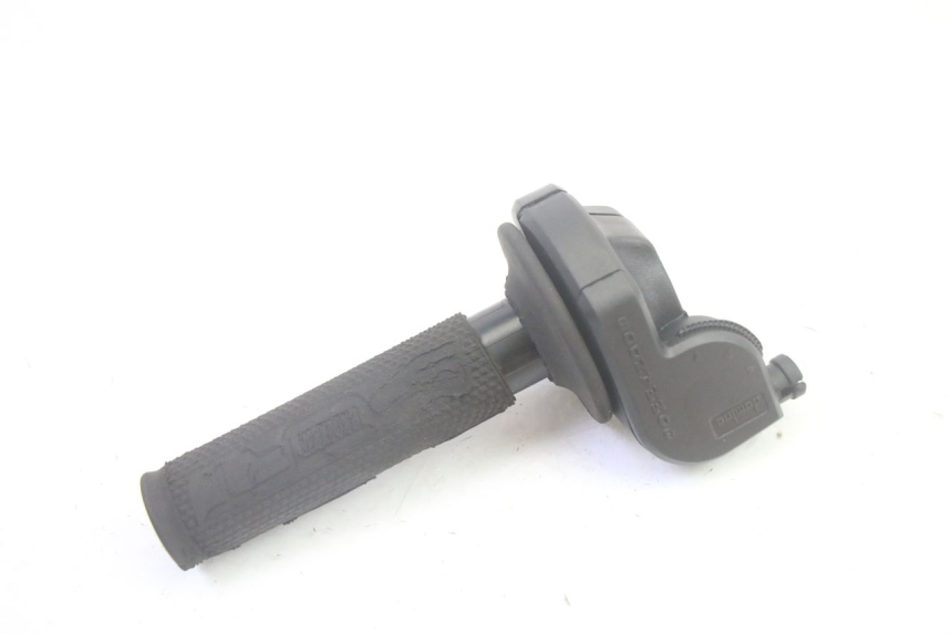 photo de PUñO DEL ACELERADOR PEUGEOT LUDIX 50 (2005 - 2007) - Otra perspectiva