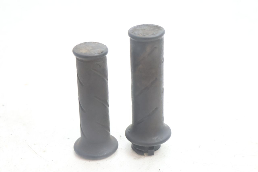 photo de PUñO DEL ACELERADOR PEUGEOT LUDIX 50 (2005 - 2007) - Primer plano técnico