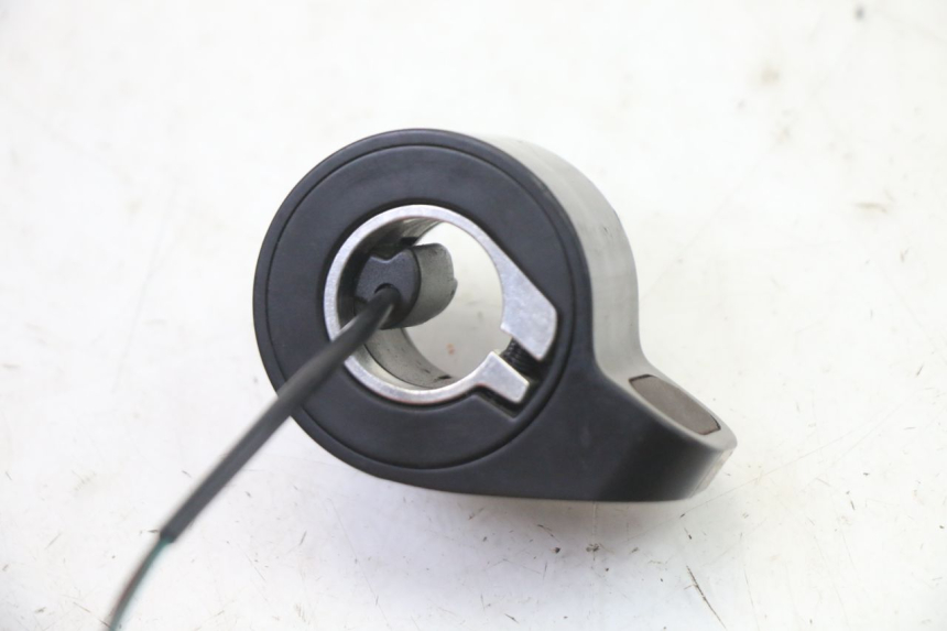 photo de ACELERADOR XIAOMI MI PRO 2 1 - Otra perspectiva