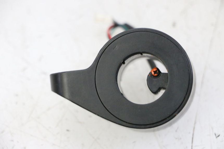 photo de ACELERADOR XIAOMI MI PRO 2 1 - Detalle de la pieza