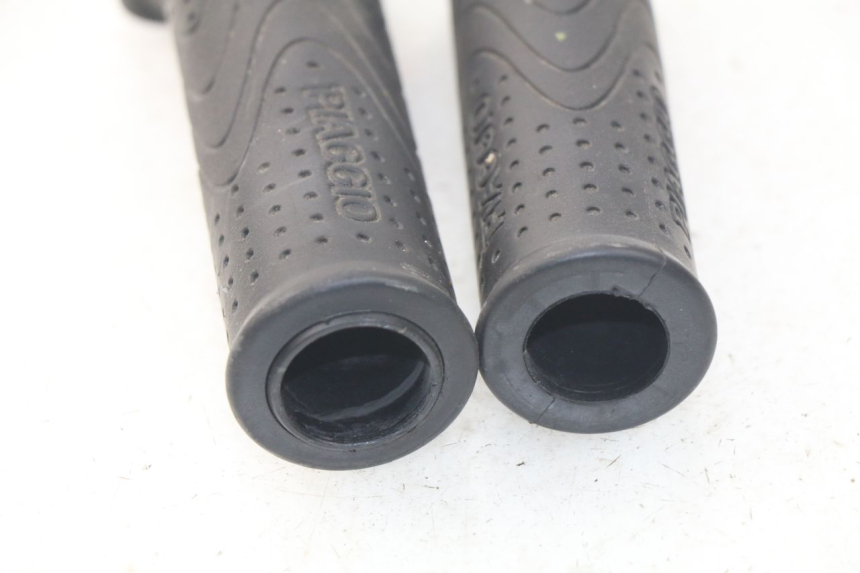 photo de ACELERADOR PIAGGIO MP3 HPE 500 (2019 - 2022) - Zoom estado de uso