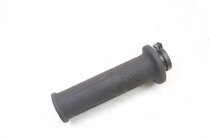 photo de ACELERADOR PIAGGIO MP3 HPE 310 (2024 - 2025) - Zoom estado de uso