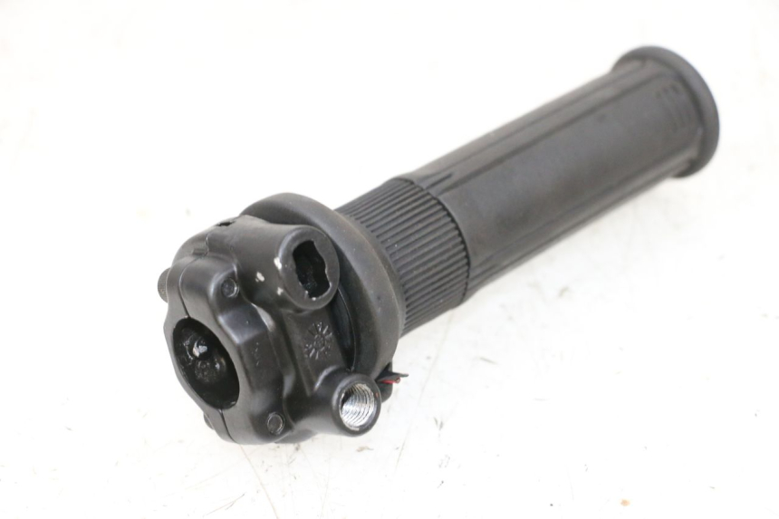 photo de ACELERADOR PIAGGIO MP3 HPE 300 (2019 - 2026) - Primer plano técnico