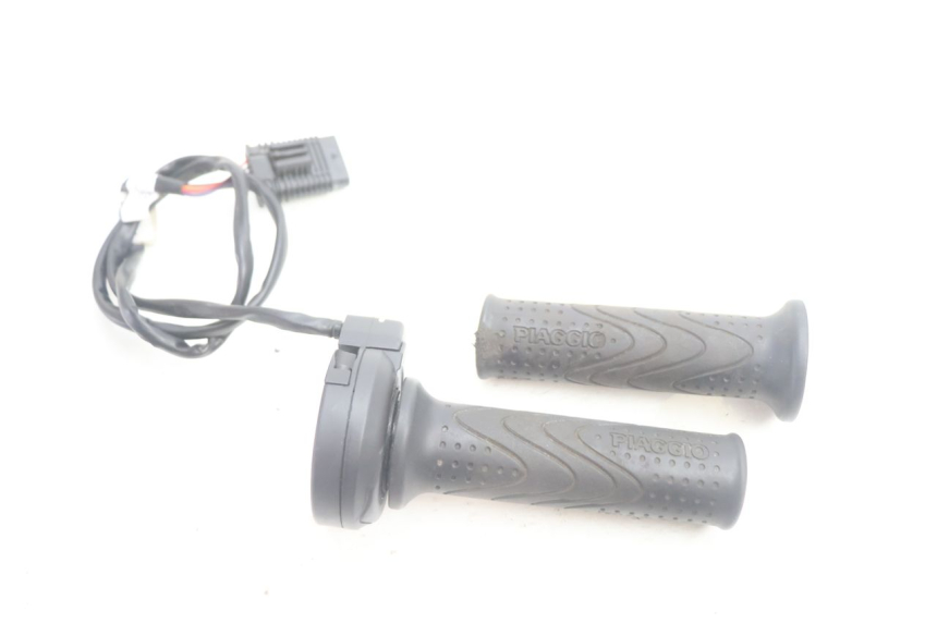 photo de ACELERADOR PIAGGIO MP3 HPE 530 (2022 - 2026) - Vista principal