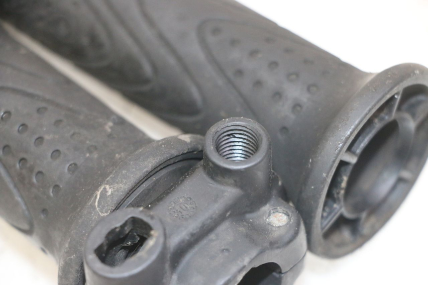 photo de ACELERADOR PIAGGIO MP3 LT 300 (2010 - 2016) - Zoom estado de uso