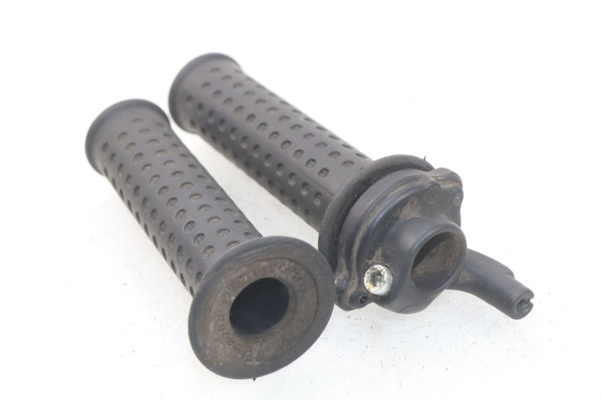 photo de PUñO DEL ACELERADOR PIAGGIO MP3 125 (2006 - 2014) - Zoom estado de uso