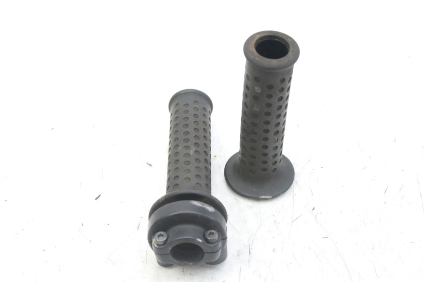 photo de PUñO DEL ACELERADOR PIAGGIO MP3 RL 250 (2006 - 2010) - Otra perspectiva