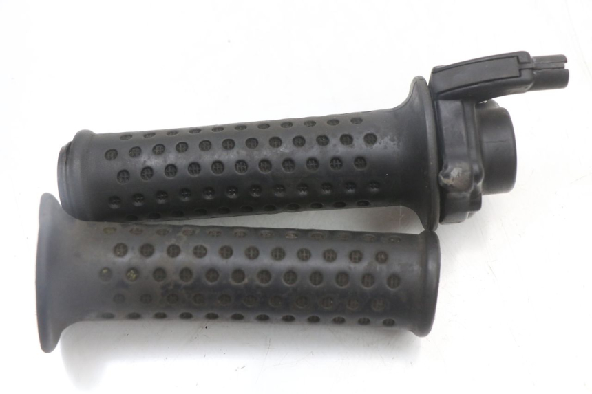 photo de PUñO DEL ACELERADOR PIAGGIO MP3 125 (2006 - 2014) - Otra perspectiva