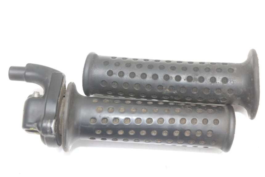 photo de PUñO DEL ACELERADOR PIAGGIO MP3 125 (2006 - 2014) - Otra perspectiva