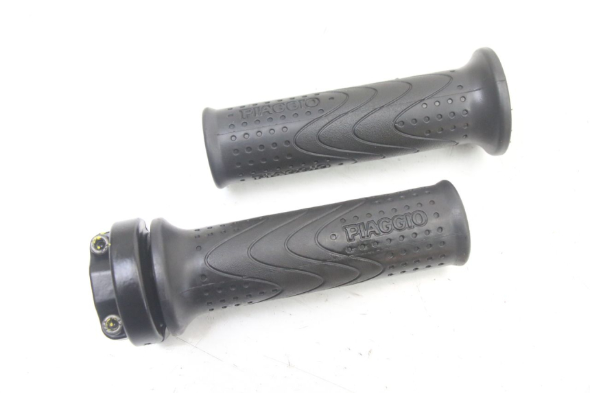 photo de PUñO DEL ACELERADOR PIAGGIO MP3 500 (2014 - 2017) - Vista principal