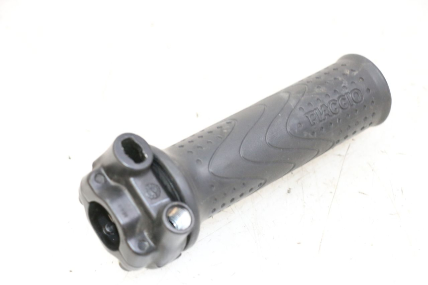 photo de PUñO DEL ACELERADOR PIAGGIO MP3 500 (2014 - 2017) - Otra perspectiva