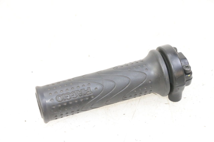 photo de PUñO DEL ACELERADOR PIAGGIO MP3 500 (2014 - 2017) - Detalles de los puntos de fijación