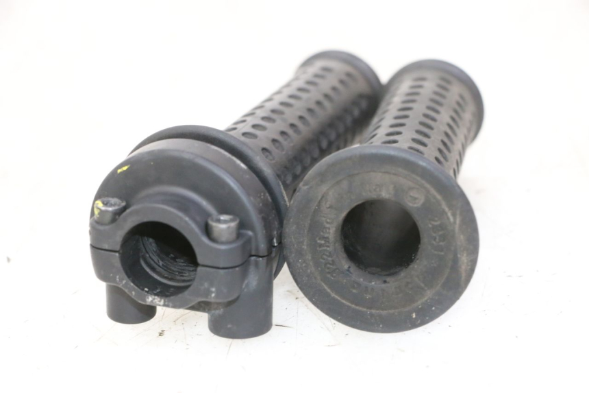 photo de PUñO DEL ACELERADOR PIAGGIO MP3 RL 250 (2006 - 2010) - Primer plano técnico