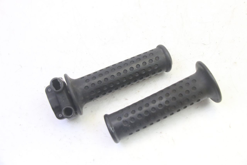 photo de PUñO DEL ACELERADOR PIAGGIO MP3 RL 250 (2006 - 2010) - Zoom estado de uso