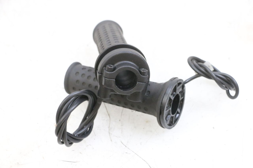 photo de ACELERADOR PIAGGIO MP3 500 (2016 - 2018) - Zoom estado de uso