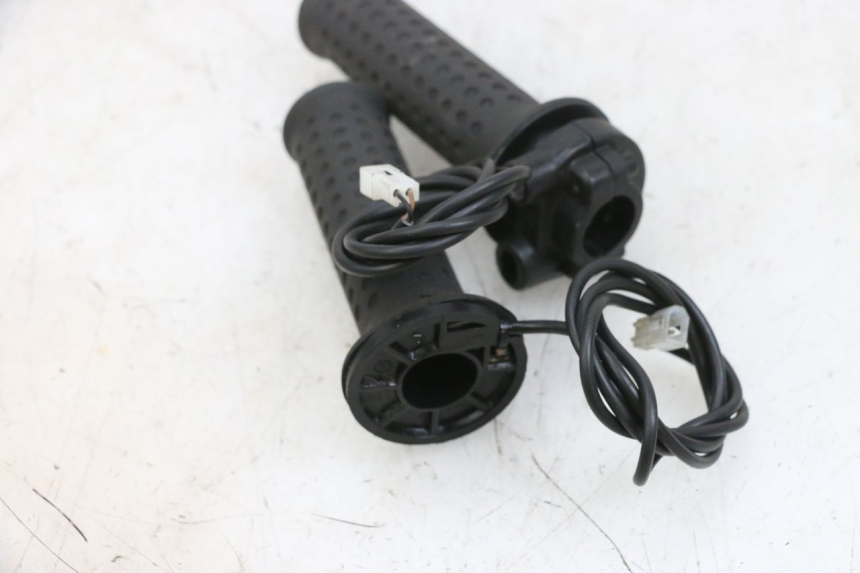 photo de ACELERADOR PIAGGIO MP3 500 (2016 - 2018) - Otra perspectiva