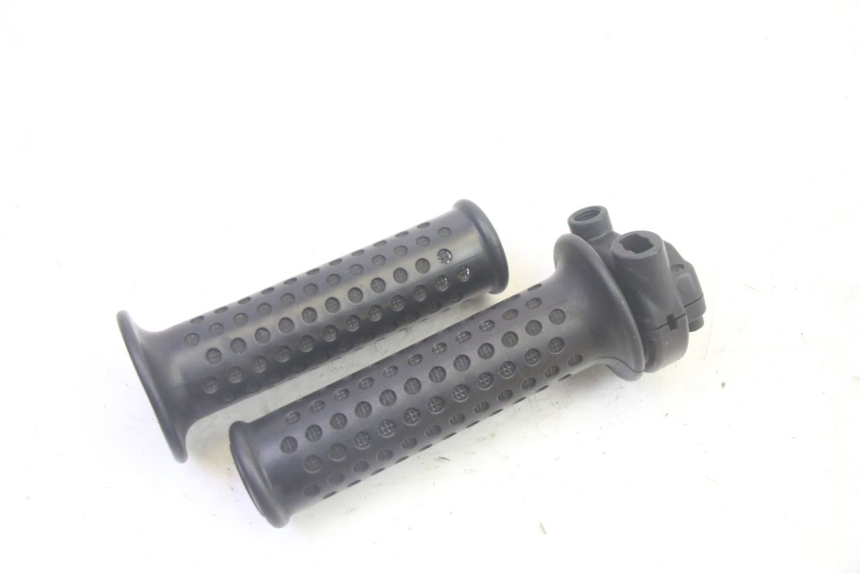 photo de PUñO DEL ACELERADOR PIAGGIO MP3 RL 250 (2006 - 2010) - Zoom estado de uso