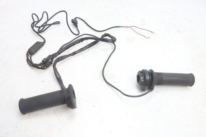 photo de ACELERADOR PIAGGIO MP3 500 (2016 - 2018) - Detalle de la pieza
