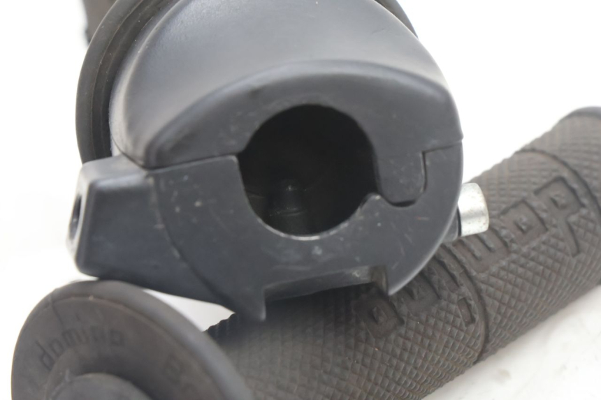 photo de ACELERADOR RIEJU MRT PRO SUPERMOTARD 50 (2007 - 2018) - Zoom estado de uso
