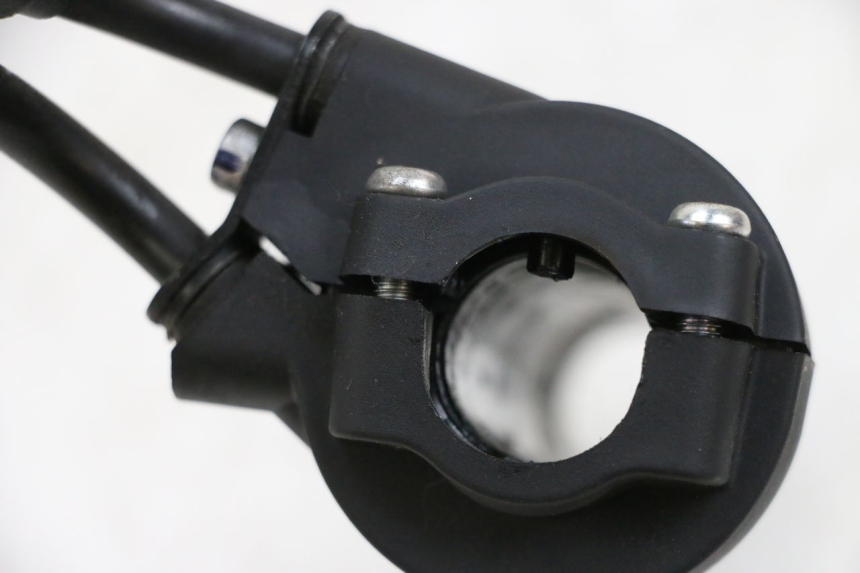 photo de ACELERADOR YAMAHA NEO'S CORE 1 (2022 - 2026) - Estado de la superficie y material