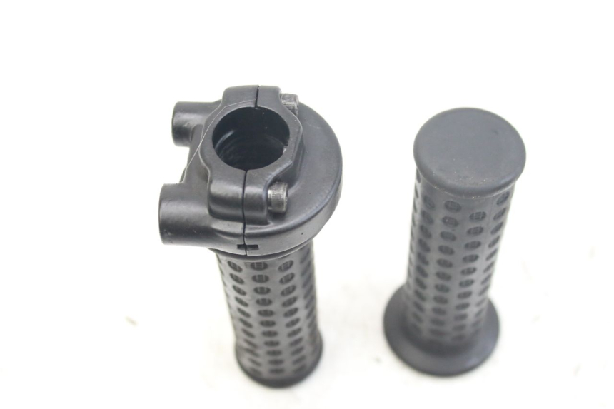 photo de PUñO DEL ACELERADOR PIAGGIO NEW TYPHOON 50 (2018 - 2021) - Otra perspectiva