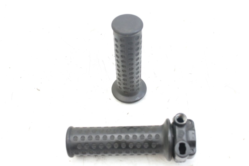 photo de PUñO DEL ACELERADOR PIAGGIO NEW TYPHOON 50 (2018 - 2021) - Primer plano técnico