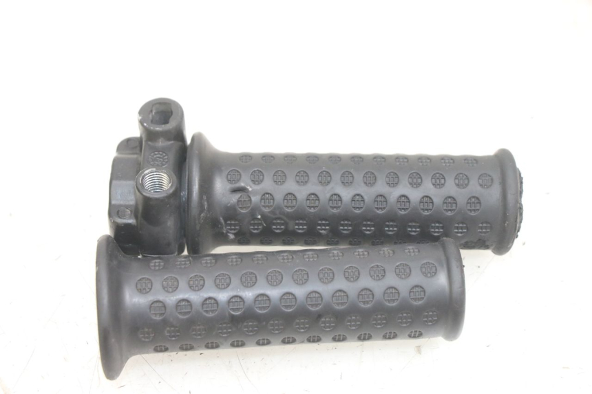 photo de PUñO DEL ACELERADOR PIAGGIO NEW TYPHOON 50 (2018 - 2021) - Zoom estado de uso