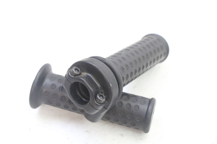 photo de PUñO DEL ACELERADOR PIAGGIO NEW TYPHOON 50 (2018 - 2021) - Detalle de la pieza