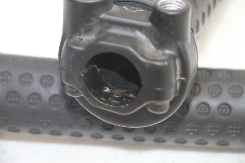 photo de PUñO DEL ACELERADOR PIAGGIO NEW TYPHOON 50 (2018 - 2021) - Zoom estado de uso