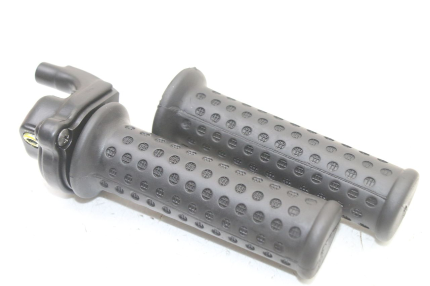 photo de ACELERADOR PIAGGIO NRG POWER PUREJET 50 (2018 - 2021) - Detalle de la pieza