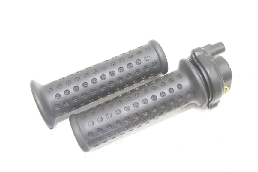 photo de ACELERADOR PIAGGIO NRG POWER PUREJET 50 (2018 - 2021) - Zoom estado de uso