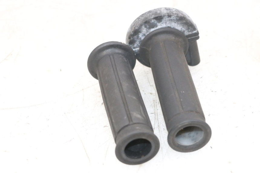 photo de ACELERADOR HONDA NSR R 125 (1994 - 2003) - Otra perspectiva