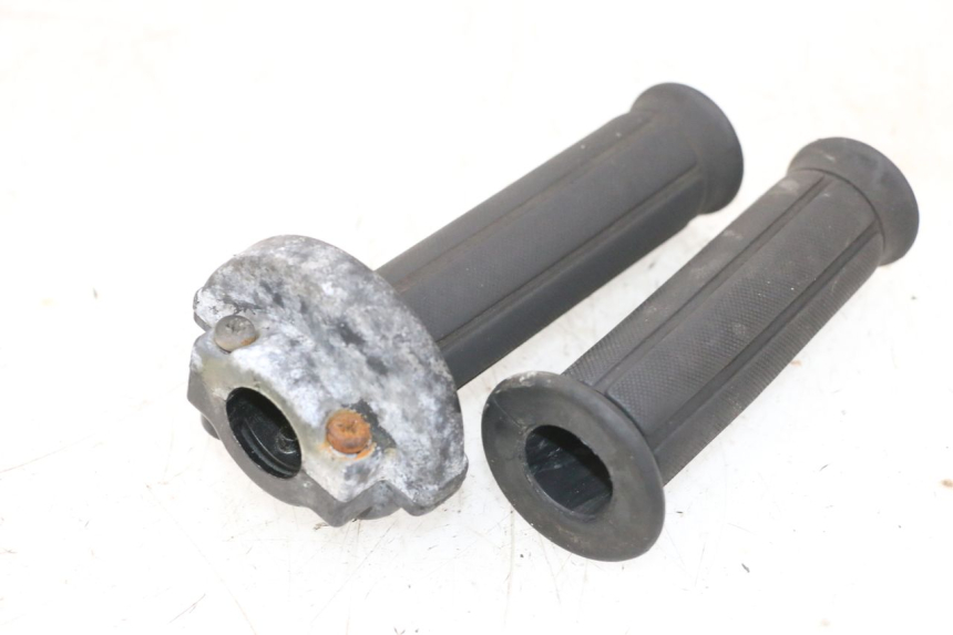 photo de ACELERADOR HONDA NSR R 125 (1994 - 2003) - Primer plano técnico