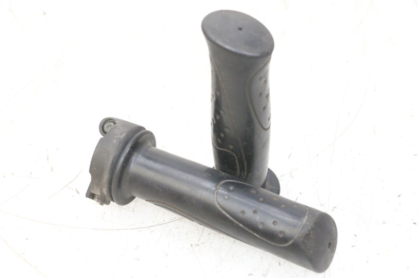 photo de PUñO DEL ACELERADOR SYM ORBIT 2 4T 50 (2008 - 2017) - Vista principal