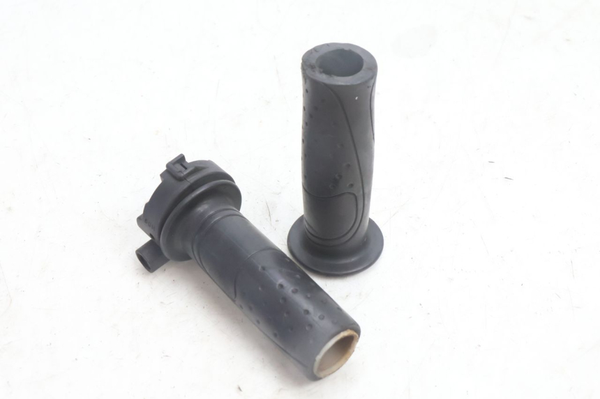 photo de PUñO DEL ACELERADOR SYM ORBIT 2 4T 50 (2008 - 2017) - Vista principal
